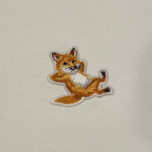 Maison Kitsuné Unisex Chillax Fox Patch Classic Sweatshirt Ecru White - Picture 2 of 5